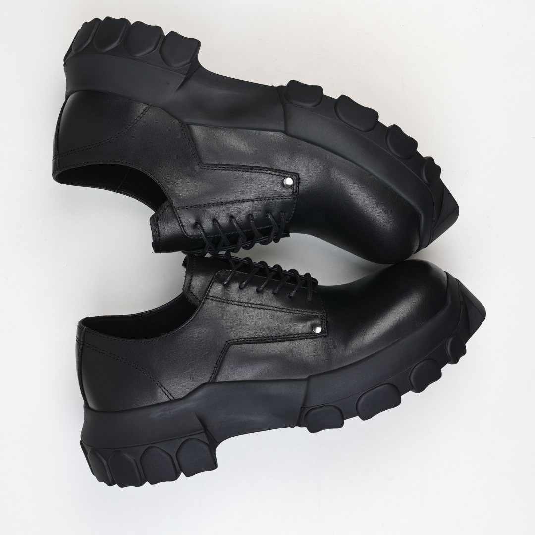 
RO章鱼底德比鞋
RO / Rick Owens 瑞克·欧文斯
东莞原厂进口全新2025年新材质“摔纹