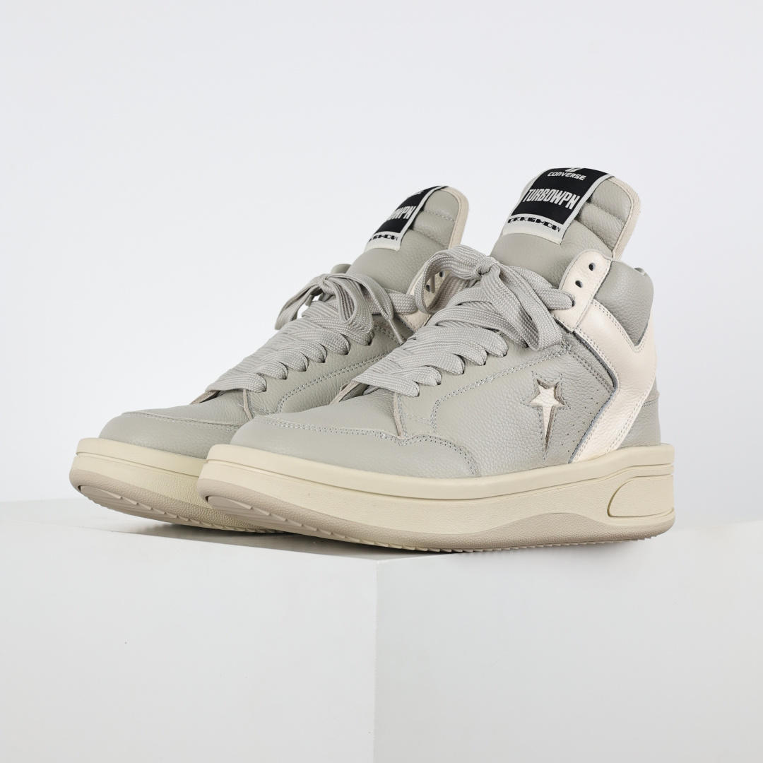RO / Rick Owens 瑞克·欧文斯 DRKSHDW支线品牌 DRKSHDW x Converse匡威 TURBODRK Chuck 70 Mid TURBOWPN 五角星侧面设计凸显 RO / Rick Owens 瑞克·欧文斯 DRKSHDW支线品牌 DRKSHDW x Converse匡威 TURBODRK Chuck 70 Mid TURBOWPN 五角星侧面设计凸显