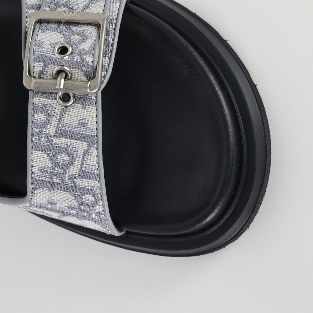 Dior 迪奥 Aqua 圆头平底 牛仔字母印花一字拖鞋 浅灰色-莆田鞋,莆田鞋货源,高仿鞋,高仿鞋货源,安福档口,莆田高仿鞋,莆田鞋批发,高仿鞋批发,莆田高仿运动鞋,高仿运动鞋,莆田运动鞋 Dior 迪奥 Aqua 圆头平底 牛仔字母印花一字拖鞋 浅灰色