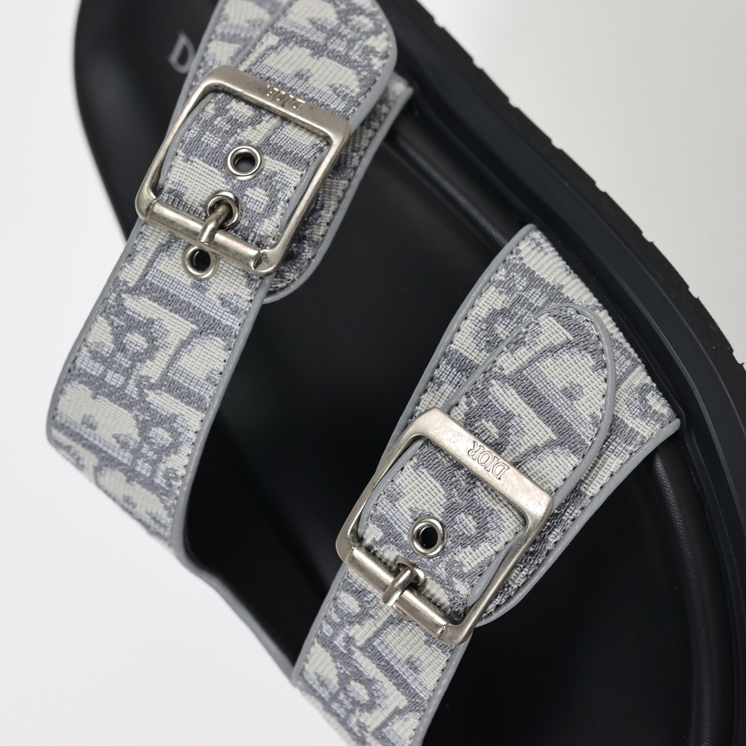 Dior 迪奥 Aqua 圆头平底 牛仔字母印花一字拖鞋 浅灰色-莆田鞋,莆田鞋货源,高仿鞋,高仿鞋货源,安福档口,莆田高仿鞋,莆田鞋批发,高仿鞋批发,莆田高仿运动鞋,高仿运动鞋,莆田运动鞋 Dior 迪奥 Aqua 圆头平底 牛仔字母印花一字拖鞋 浅灰色