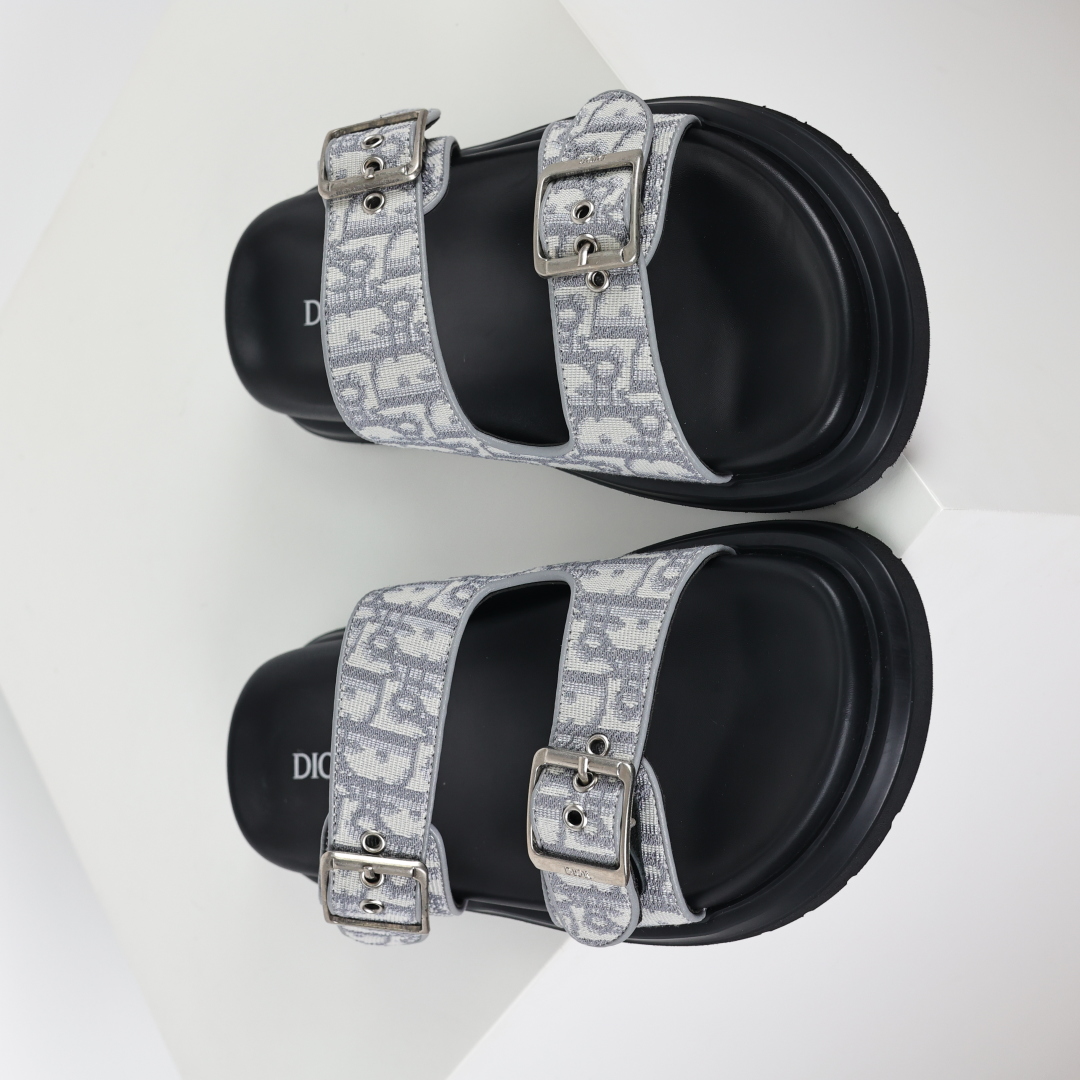 Dior 迪奥 Aqua 圆头平底 牛仔字母印花一字拖鞋 浅灰色-莆田鞋,莆田鞋货源,高仿鞋,高仿鞋货源,安福档口,莆田高仿鞋,莆田鞋批发,高仿鞋批发,莆田高仿运动鞋,高仿运动鞋,莆田运动鞋 Dior 迪奥 Aqua 圆头平底 牛仔字母印花一字拖鞋 浅灰色