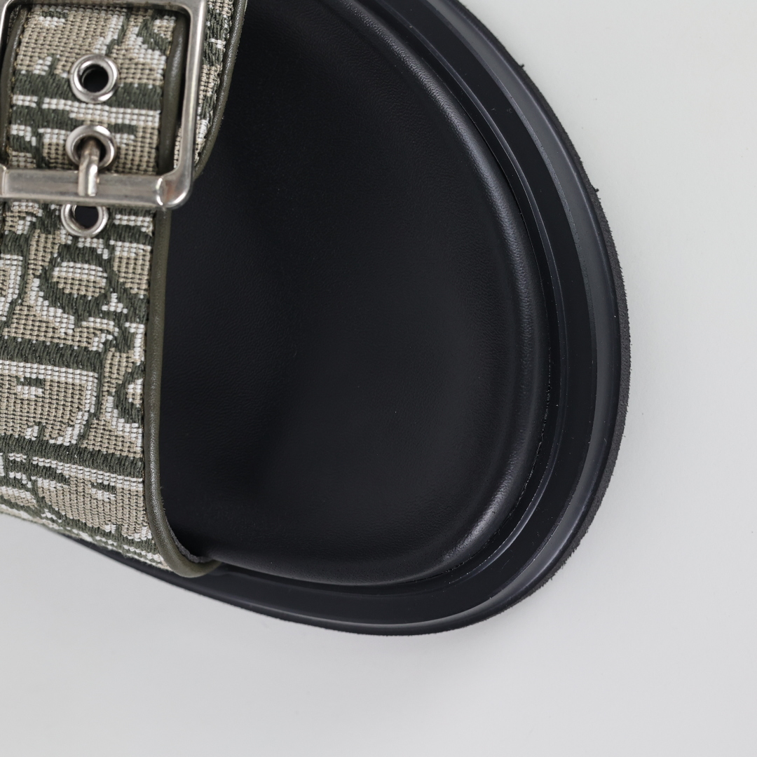 Dior 迪奥 Aqua 圆头平底 牛仔字母印花一字拖鞋 Dior电秀拖鞋 浅褐色-莆田鞋,莆田鞋货源,高仿鞋,高仿鞋货源,安福档口,莆田高仿鞋,莆田鞋批发,高仿鞋批发,莆田高仿运动鞋,高仿运动鞋,莆田运动鞋 Dior 迪奥 Aqua 圆头平底 牛仔字母印花一字拖鞋 Dior电秀拖鞋 浅褐色