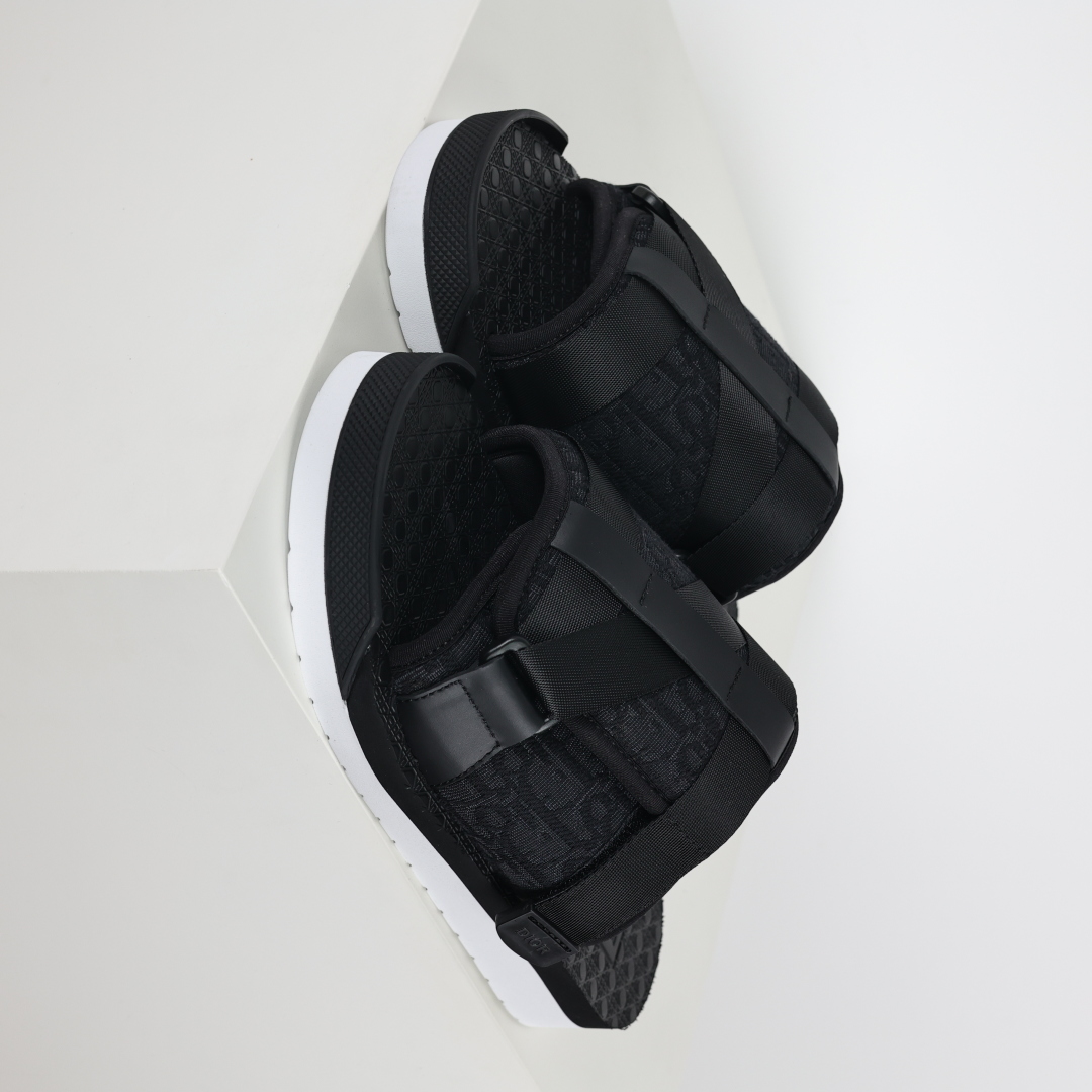 Dior 迪奥 Alpha Obique 电绣时尚拖鞋 此款包头拖鞋 经典黑白-莆田鞋,莆田鞋货源,高仿鞋,高仿鞋货源,安福档口,莆田高仿鞋,莆田鞋批发,高仿鞋批发,莆田高仿运动鞋,高仿运动鞋,莆田运动鞋 Dior 迪奥 Alpha Obique 电绣时尚拖鞋 此款包头拖鞋 经典黑白