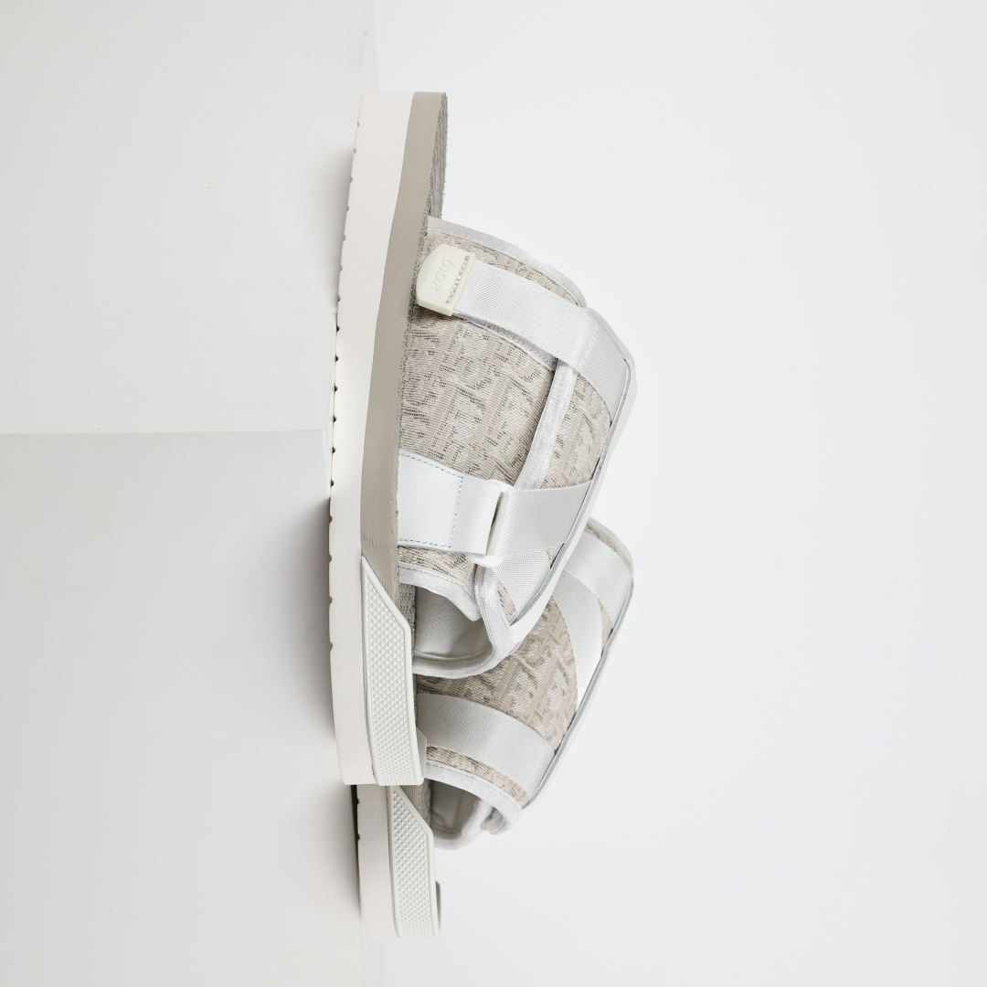 Dior 迪奥 Alpha Obique 电绣时尚拖鞋 白色