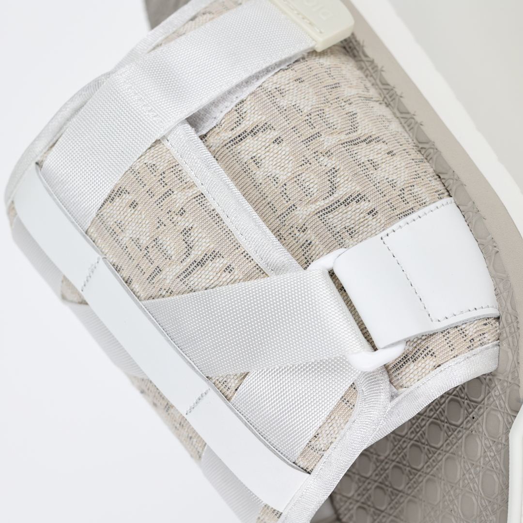 Dior 迪奥 Alpha Obique 电绣时尚拖鞋 白色