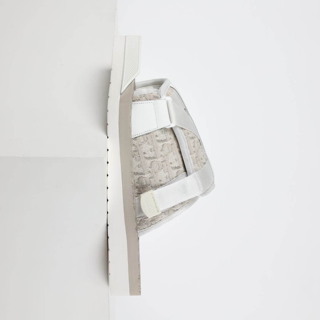 Dior 迪奥 Alpha Obique 电绣时尚拖鞋 白色