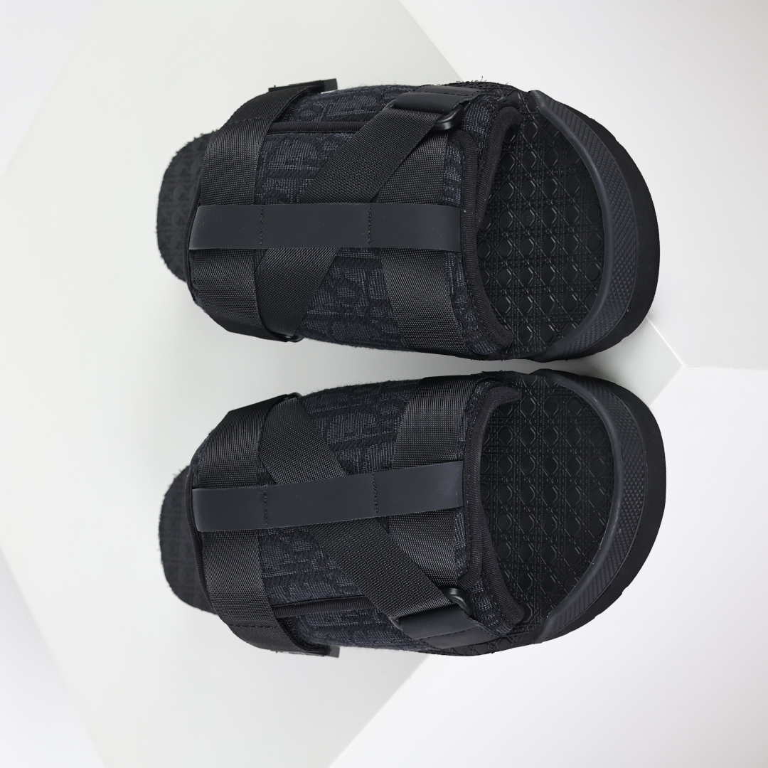 Dior 迪奥 Alpha Obique 电绣时尚拖鞋 此款包头拖鞋 全黑色