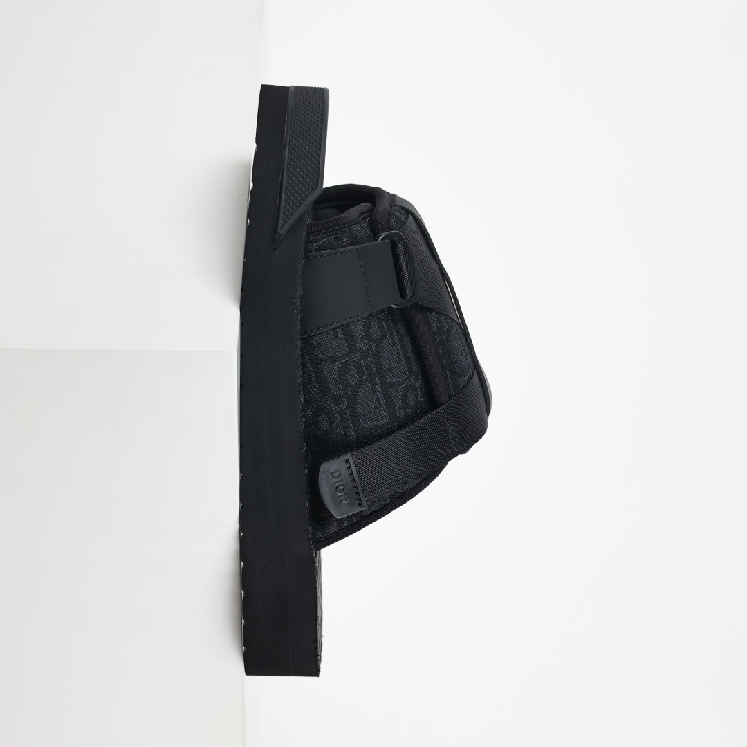 Dior 迪奥 Alpha Obique 电绣时尚拖鞋 此款包头拖鞋 全黑色