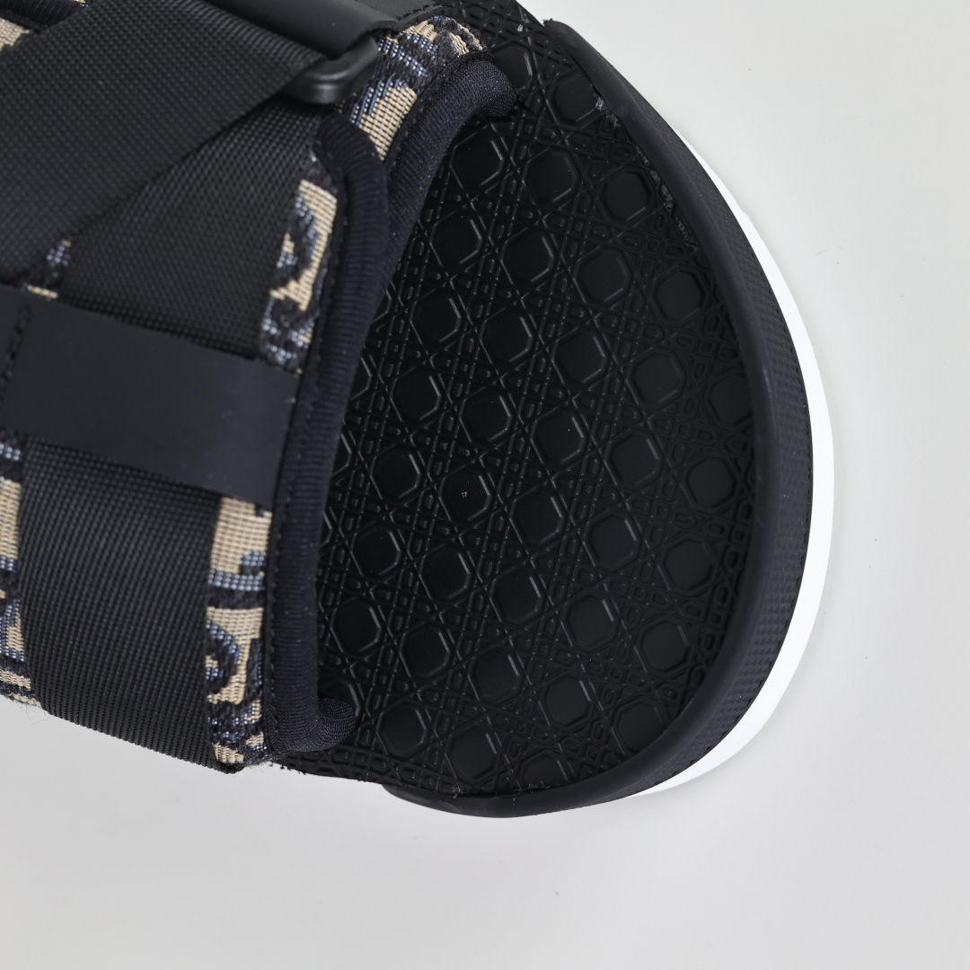 Dior 迪奥 Alpha Obique 电绣时尚拖鞋 经典老花-莆田鞋,莆田鞋货源,高仿鞋,高仿鞋货源,安福档口,莆田高仿鞋,莆田鞋批发,高仿鞋批发,莆田高仿运动鞋,高仿运动鞋,莆田运动鞋 Dior 迪奥 Alpha Obique 电绣时尚拖鞋 经典老花