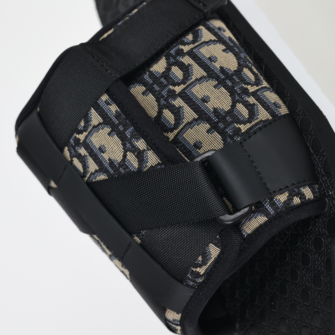 Dior 迪奥 Alpha Obique 电绣时尚拖鞋 经典老花-莆田鞋,莆田鞋货源,高仿鞋,高仿鞋货源,安福档口,莆田高仿鞋,莆田鞋批发,高仿鞋批发,莆田高仿运动鞋,高仿运动鞋,莆田运动鞋 Dior 迪奥 Alpha Obique 电绣时尚拖鞋 经典老花