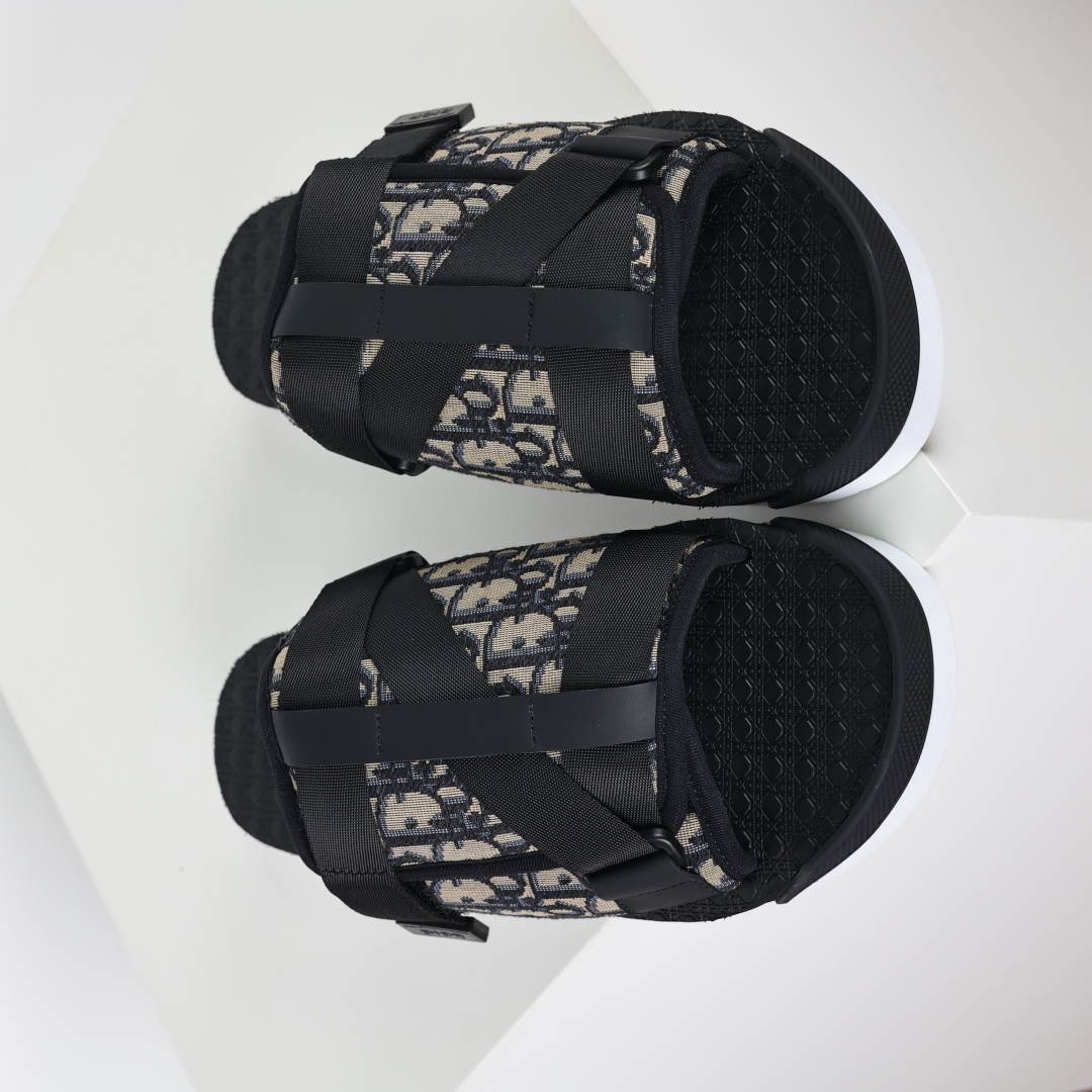 Dior 迪奥 Alpha Obique 电绣时尚拖鞋 经典老花-莆田鞋,莆田鞋货源,高仿鞋,高仿鞋货源,安福档口,莆田高仿鞋,莆田鞋批发,高仿鞋批发,莆田高仿运动鞋,高仿运动鞋,莆田运动鞋 Dior 迪奥 Alpha Obique 电绣时尚拖鞋 经典老花