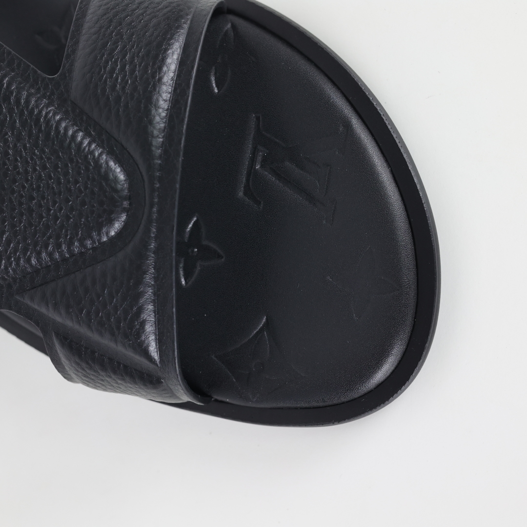 Louis Vuitton Oasis 经典系列2024最新经典款拖鞋款式牛仔布 Lv拖鞋黑色压花