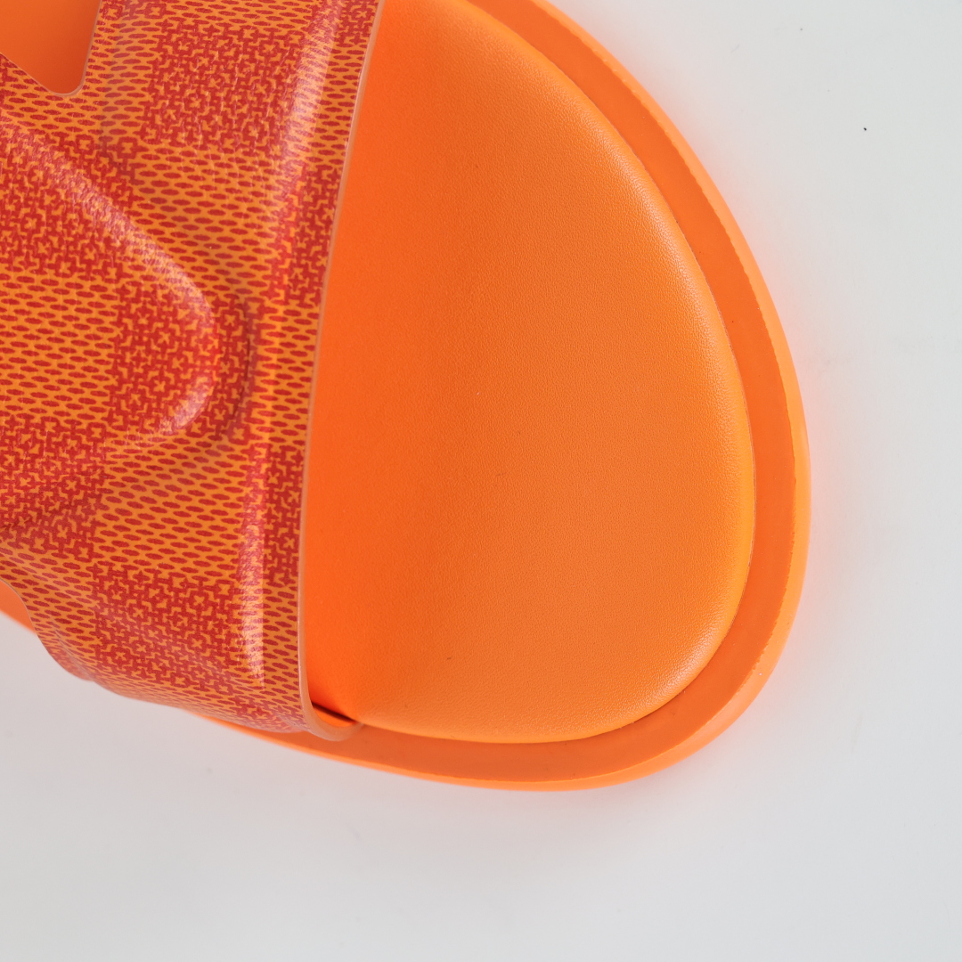 Louis Vuitton Oasis 经典系列2024最新经典款拖鞋款式牛仔布 Lv拖鞋橙色格子-莆田鞋,莆田鞋货源,高仿鞋,高仿鞋货源,安福档口,莆田高仿鞋,莆田鞋批发,高仿鞋批发,莆田高仿运动鞋,高仿运动鞋,莆田运动鞋 Louis Vuitton Oasis 经典系列2024最新经典款拖鞋款式牛仔布 Lv拖鞋橙色格子