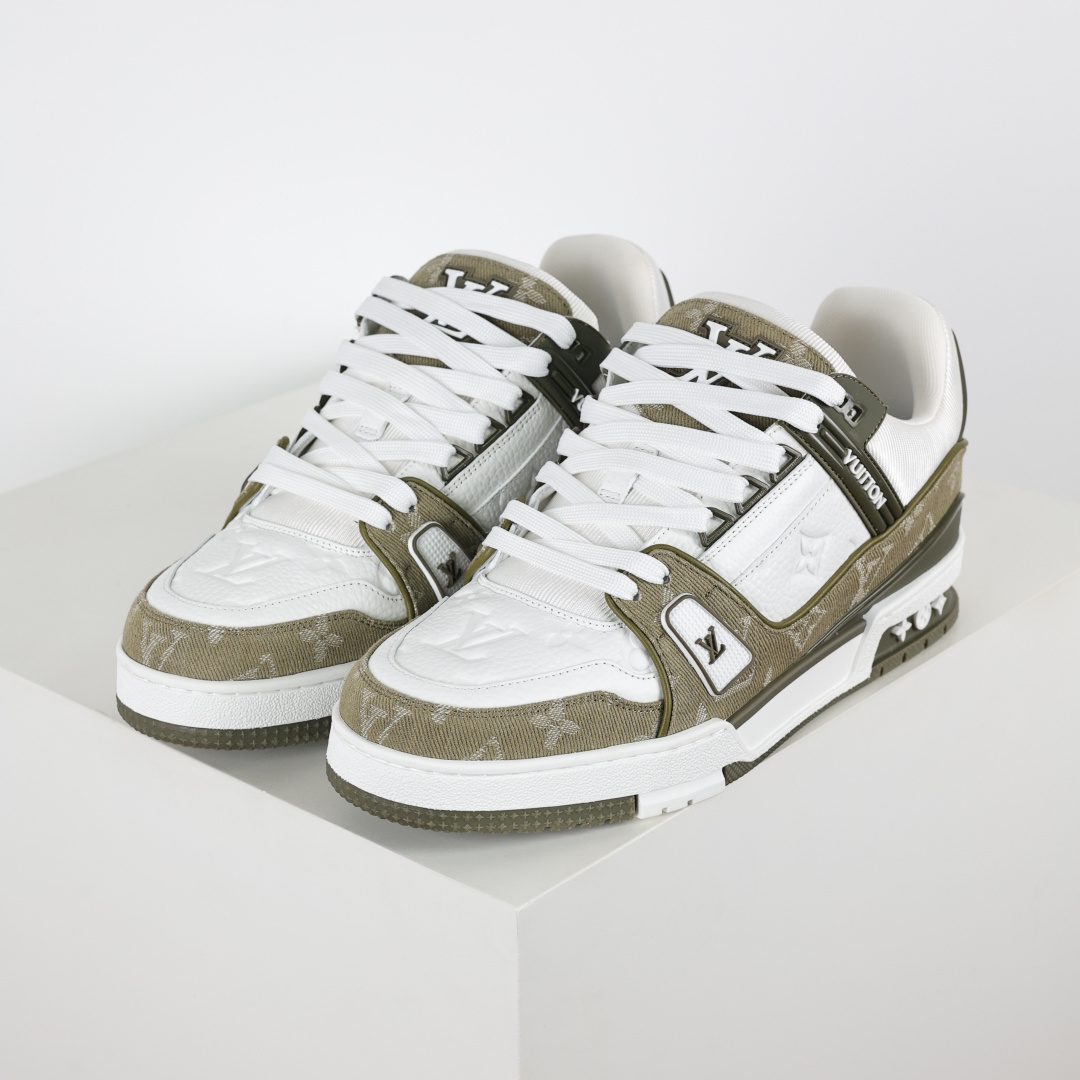 500 X1 东莞纯原 210个配色 市售顶级版本 驴家LV Trainer 牛仔墨绿压花-Chinese UA Cheap High Quatity Brand Clothes Bags handbags Sneakers wholesale wholesaler seller from China Factory suppliers Fashion Clothing Shoes best Quality Beautiful Price 500 X1 东莞纯原 210个配色 市售顶级版本 驴家LV Trainer 牛仔墨绿压花