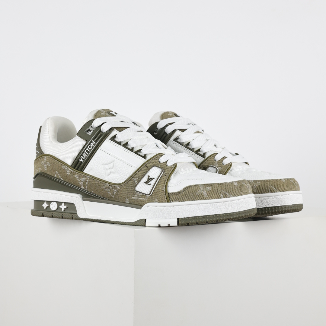 500 X1 东莞纯原 210个配色 市售顶级版本 驴家LV Trainer 牛仔墨绿压花-Chinese UA Cheap High Quatity Brand Clothes Bags handbags Sneakers wholesale wholesaler seller from China Factory suppliers Fashion Clothing Shoes best Quality Beautiful Price 500 X1 东莞纯原 210个配色 市售顶级版本 驴家LV Trainer 牛仔墨绿压花