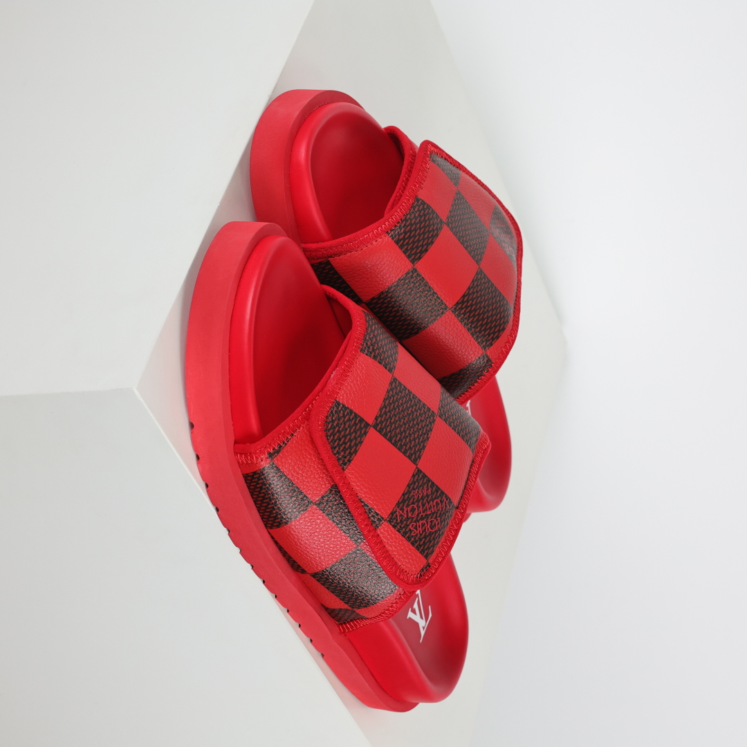 Louis Vuitton Oasis 经典系列2024最新经典款拖鞋款式牛仔布 Lv拖鞋红色格子-莆田鞋,莆田鞋货源,高仿鞋,高仿鞋货源,安福档口,莆田高仿鞋,莆田鞋批发,高仿鞋批发,莆田高仿运动鞋,高仿运动鞋,莆田运动鞋 Louis Vuitton Oasis 经典系列2024最新经典款拖鞋款式牛仔布 Lv拖鞋红色格子