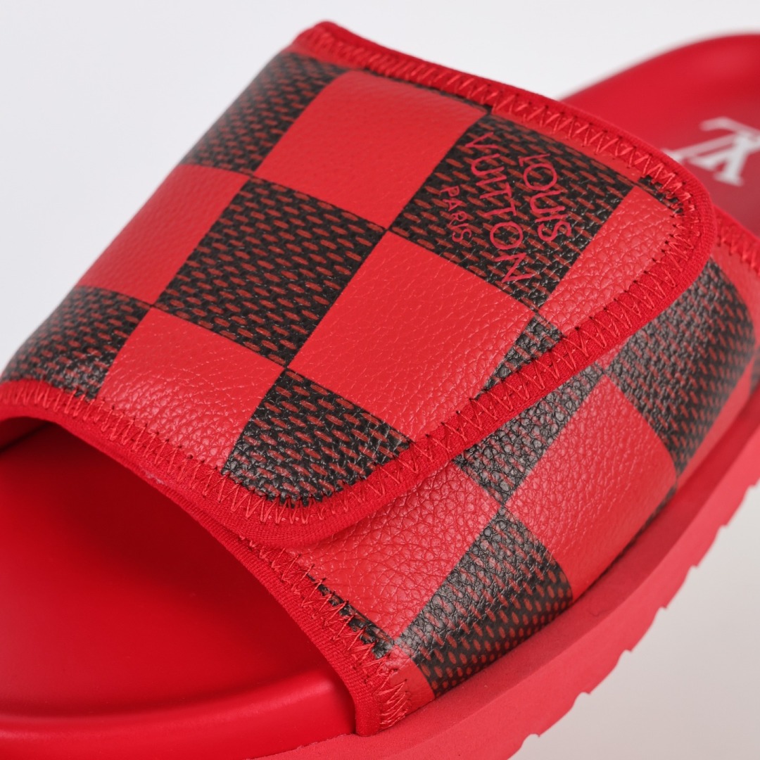 Louis Vuitton Oasis 经典系列2024最新经典款拖鞋款式牛仔布 Lv拖鞋红色格子-莆田鞋,莆田鞋货源,高仿鞋,高仿鞋货源,安福档口,莆田高仿鞋,莆田鞋批发,高仿鞋批发,莆田高仿运动鞋,高仿运动鞋,莆田运动鞋 Louis Vuitton Oasis 经典系列2024最新经典款拖鞋款式牛仔布 Lv拖鞋红色格子