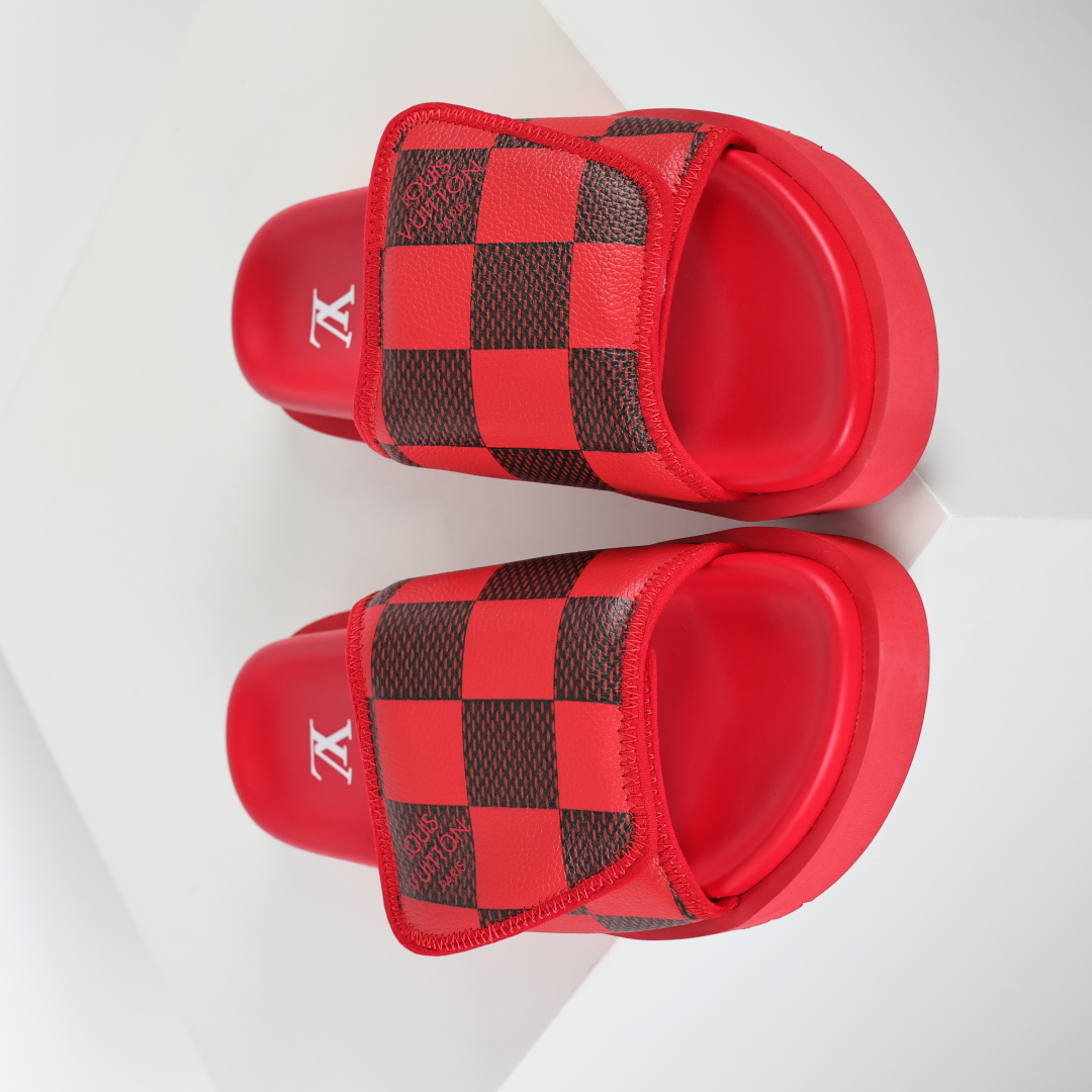 Louis Vuitton Oasis 经典系列2024最新经典款拖鞋款式牛仔布 Lv拖鞋红色格子-莆田鞋,莆田鞋货源,高仿鞋,高仿鞋货源,安福档口,莆田高仿鞋,莆田鞋批发,高仿鞋批发,莆田高仿运动鞋,高仿运动鞋,莆田运动鞋 Louis Vuitton Oasis 经典系列2024最新经典款拖鞋款式牛仔布 Lv拖鞋红色格子