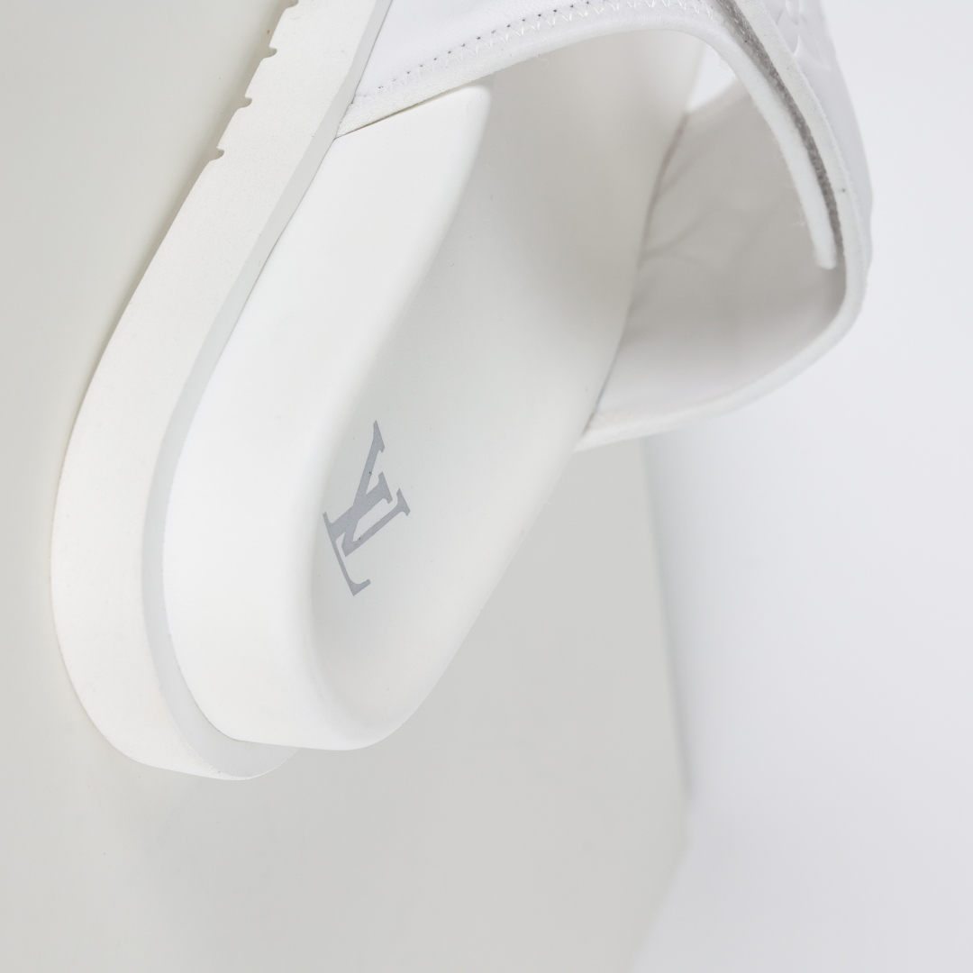 Louis Vuitton Oasis 经典系列2024最新经典款拖鞋款式牛仔布 Lv拖鞋白色压花