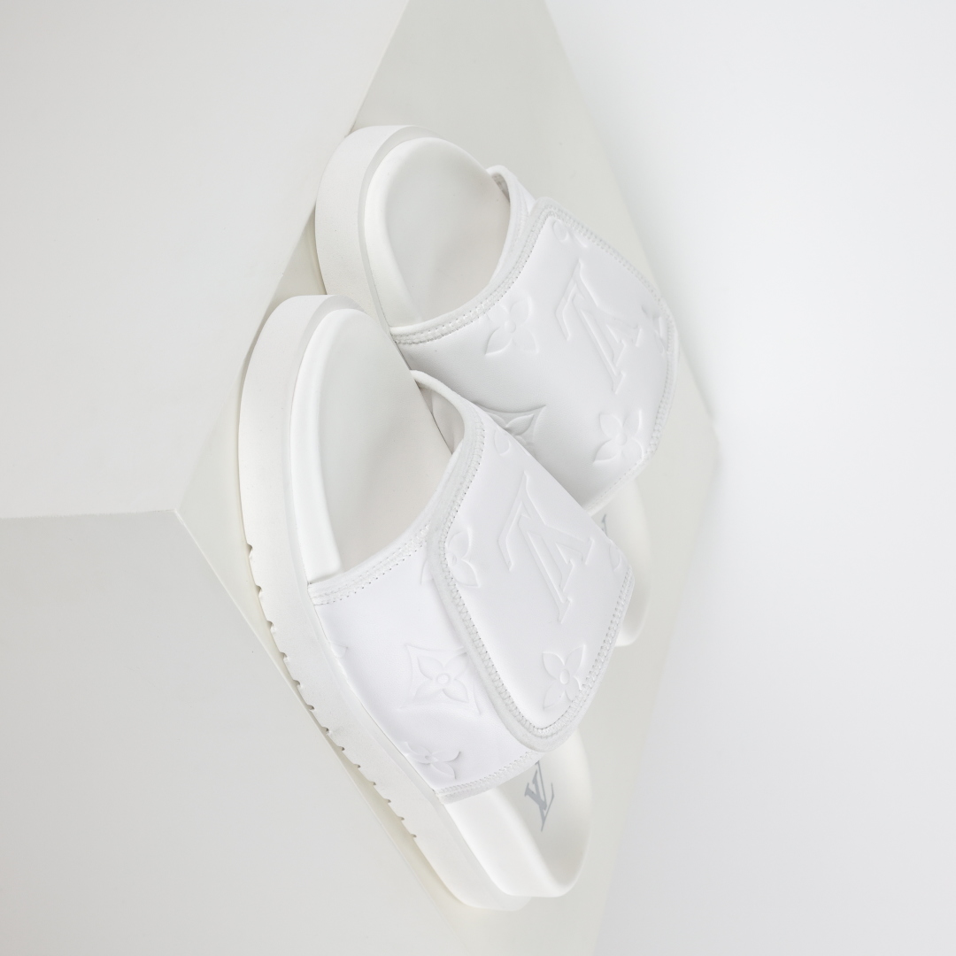 Louis Vuitton Oasis 经典系列2024最新经典款拖鞋款式牛仔布 Lv拖鞋白色压花