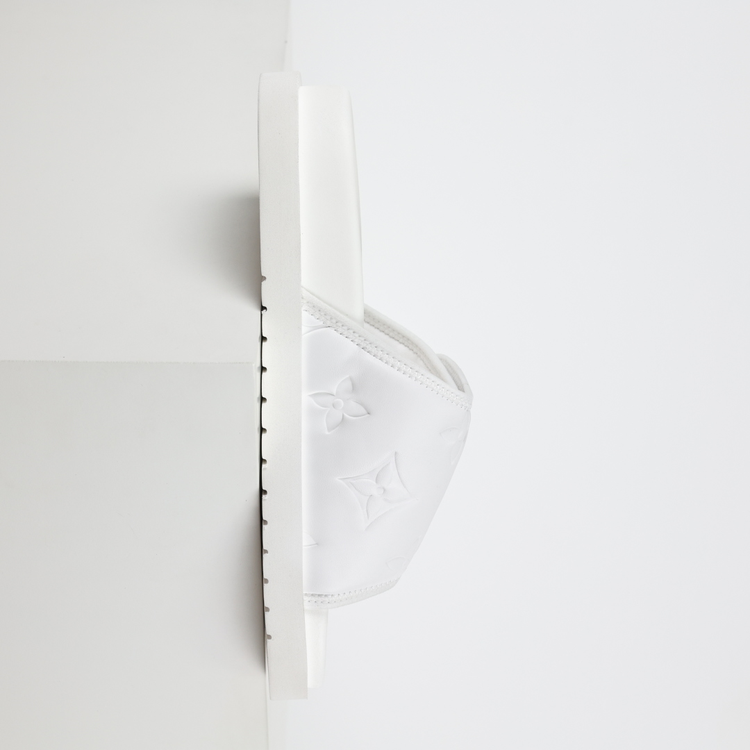 Louis Vuitton Oasis 经典系列2024最新经典款拖鞋款式牛仔布 Lv拖鞋白色压花