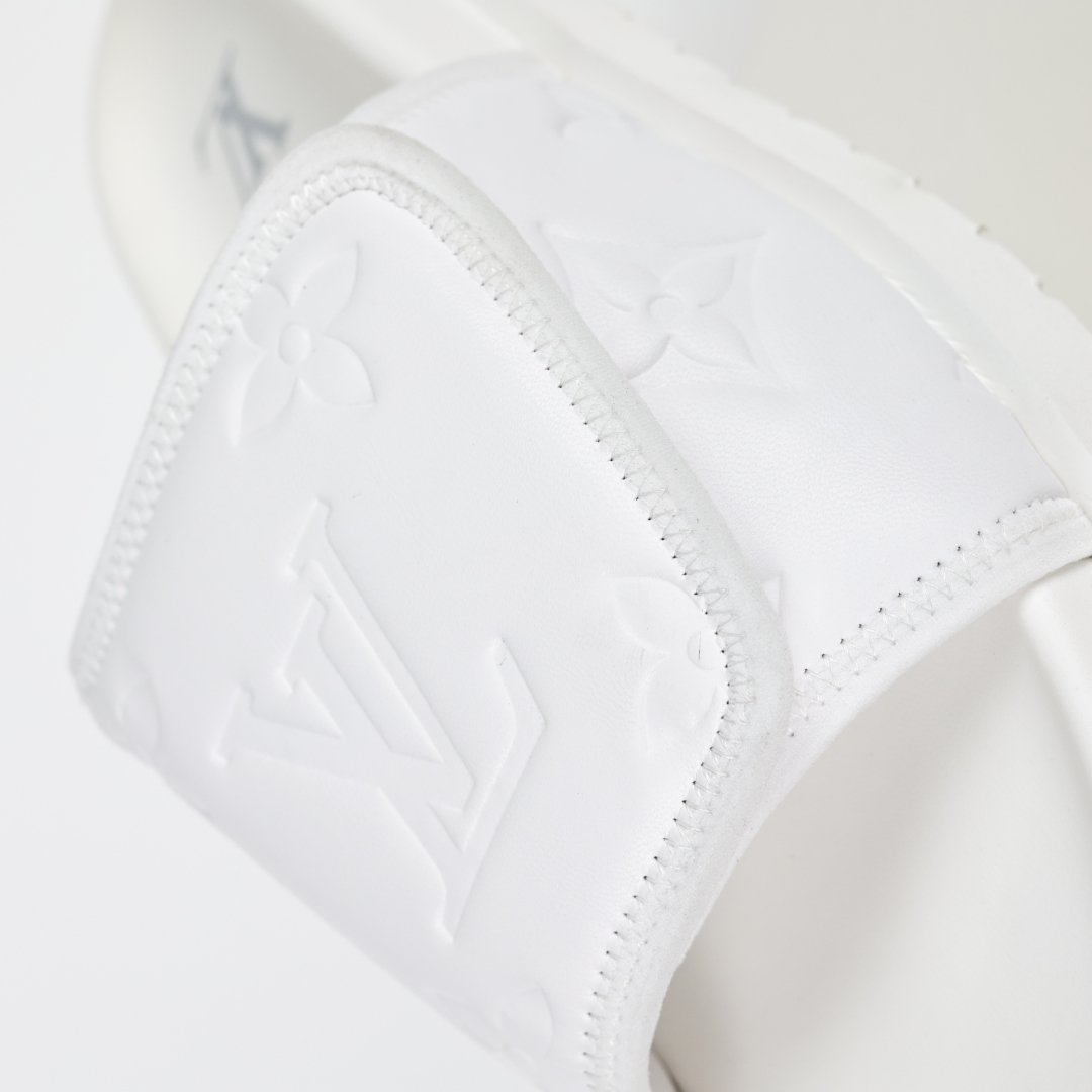 Louis Vuitton Oasis 经典系列2024最新经典款拖鞋款式牛仔布 Lv拖鞋白色压花