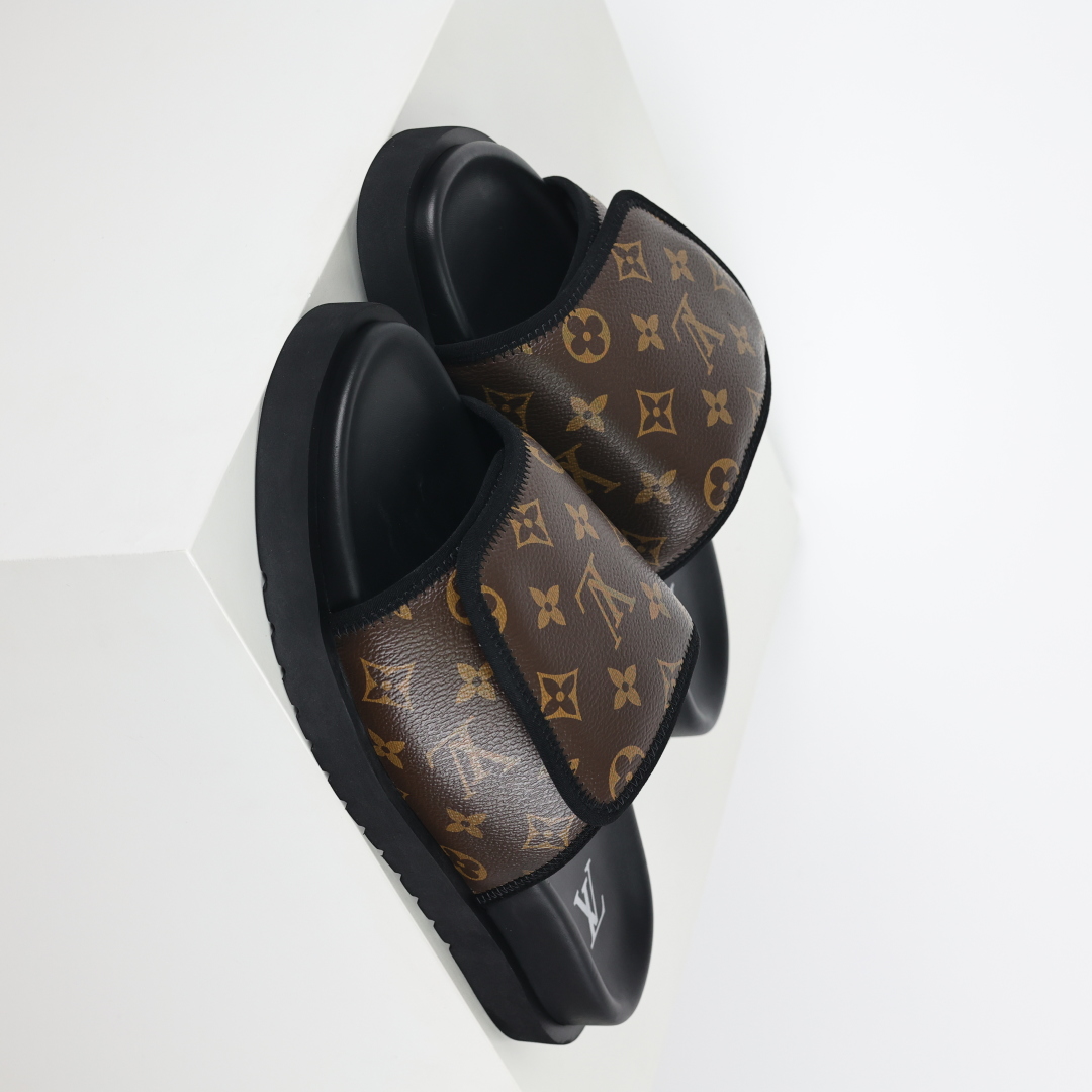 Louis Vuitton Oasis 经典系列2024最新经典款拖鞋款式牛仔布 Lv拖鞋黑咖色