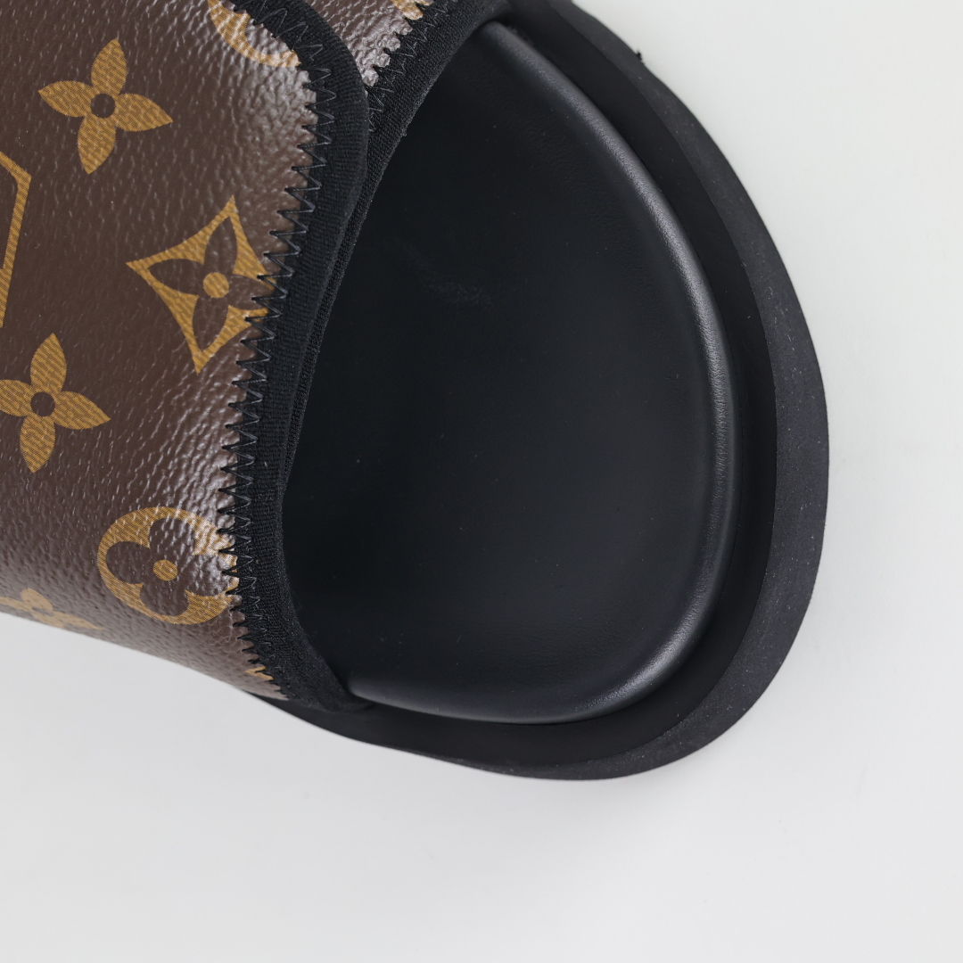 Louis Vuitton Oasis 经典系列2024最新经典款拖鞋款式牛仔布 Lv拖鞋黑咖色