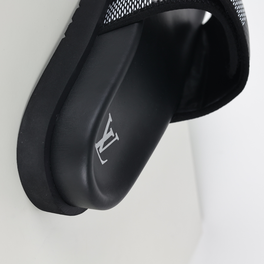 Louis Vuitton Oasis 经典系列2024最新经典款拖鞋款式牛仔布Lv拖鞋黑色格子