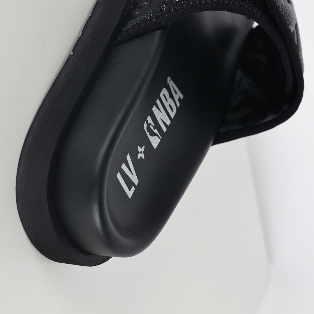 Louis Vuitton Oasis 经典系列2024最新经典款拖鞋款式牛仔布 Lv拖鞋Nba联名