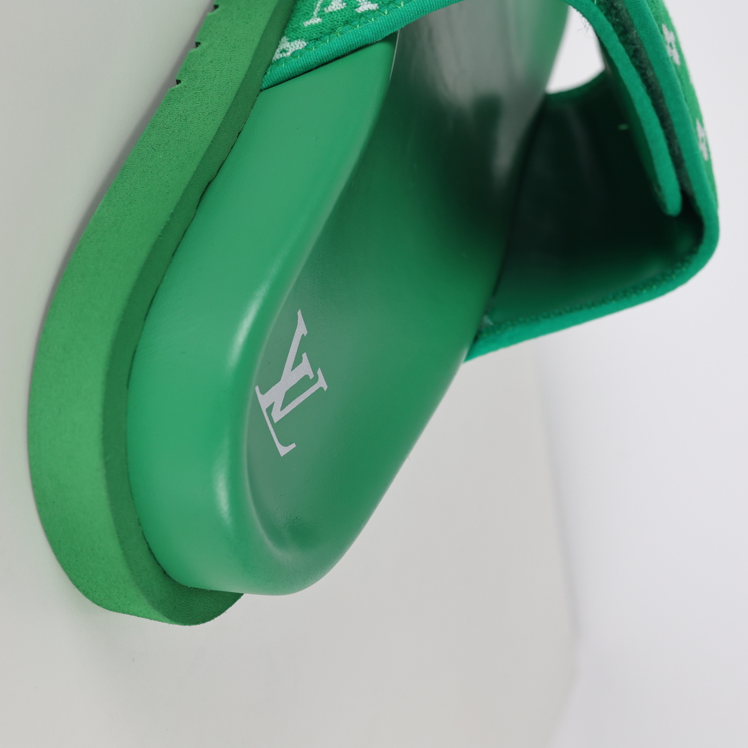 Louis Vuitton Oasis 经典系列2024最新经典款拖鞋款式牛仔布 Lv拖鞋绿色植绒
