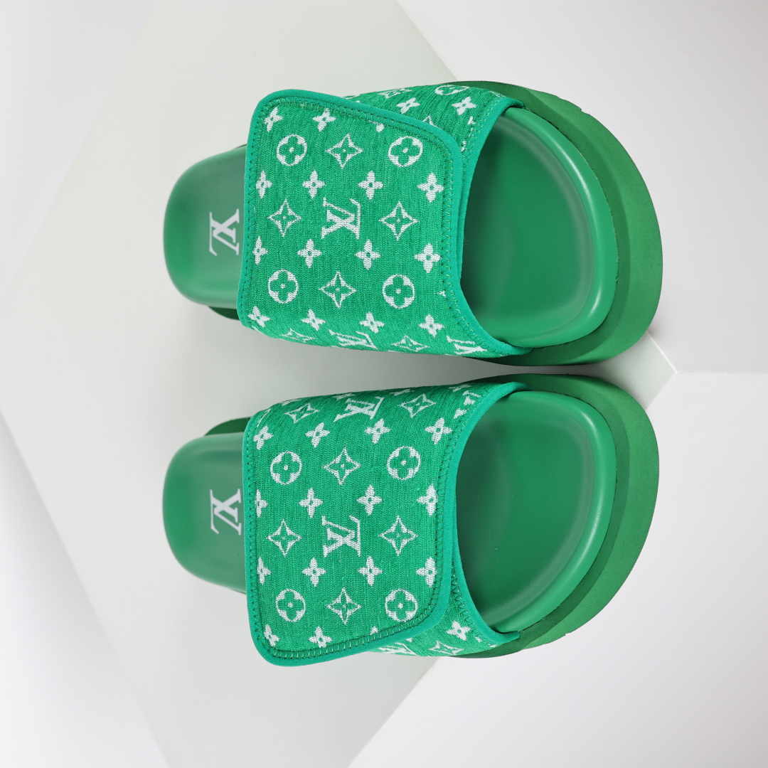 Louis Vuitton Oasis 经典系列2024最新经典款拖鞋款式牛仔布 Lv拖鞋绿色植绒