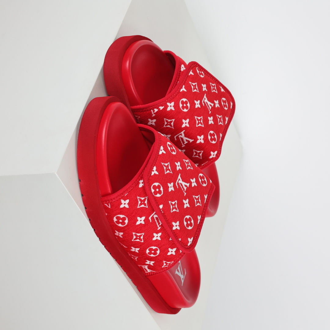 Louis Vuitton Oasis 经典系列2024最新经典款拖鞋款式牛仔布 Lv拖鞋红植绒