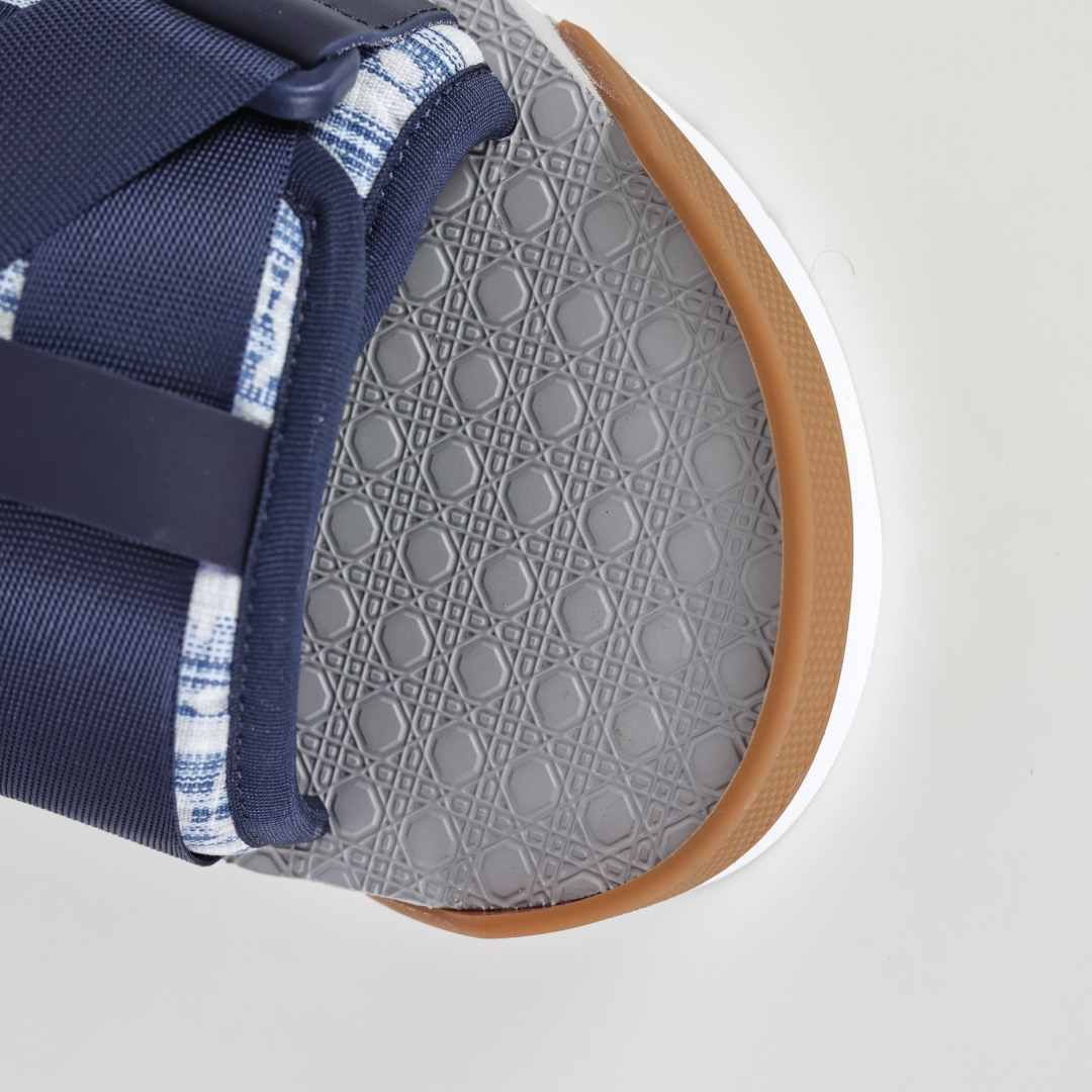 Dior 迪奥 Alpha Obique 电绣时尚拖鞋 包头拖鞋 蓝色-莆田鞋,莆田鞋货源,高仿鞋,高仿鞋货源,安福档口,莆田高仿鞋,莆田鞋批发,高仿鞋批发,莆田高仿运动鞋,高仿运动鞋,莆田运动鞋 Dior 迪奥 Alpha Obique 电绣时尚拖鞋 包头拖鞋 蓝色