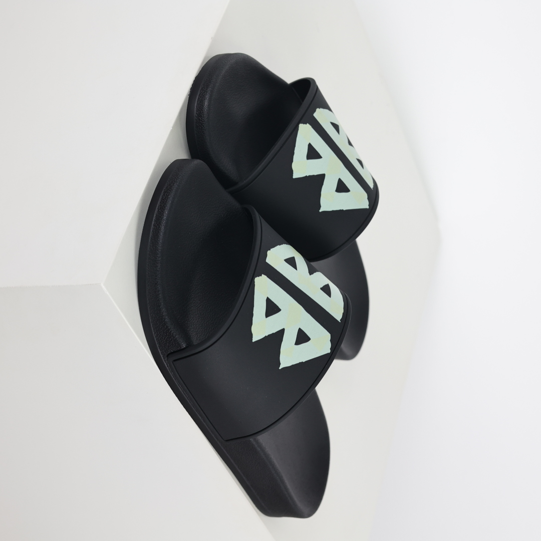 Balenciaga 巴黎世家拖鞋 2025最新版印花 潮流到没边