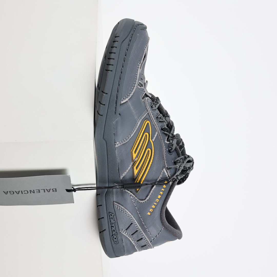 Balenciaga 巴黎世家 Hamptons 手工做旧款 牛皮革 复古圆头系带低帮休闲鞋