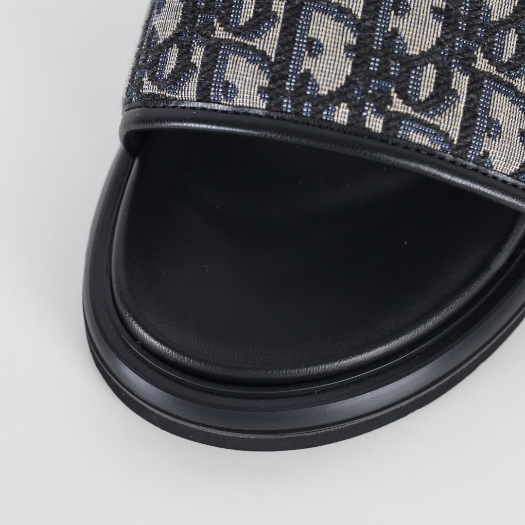 250 Dior 迪奥 最新款 Dioriviera Dw 圆头套穿一字拖鞋 厚底 拖鞋