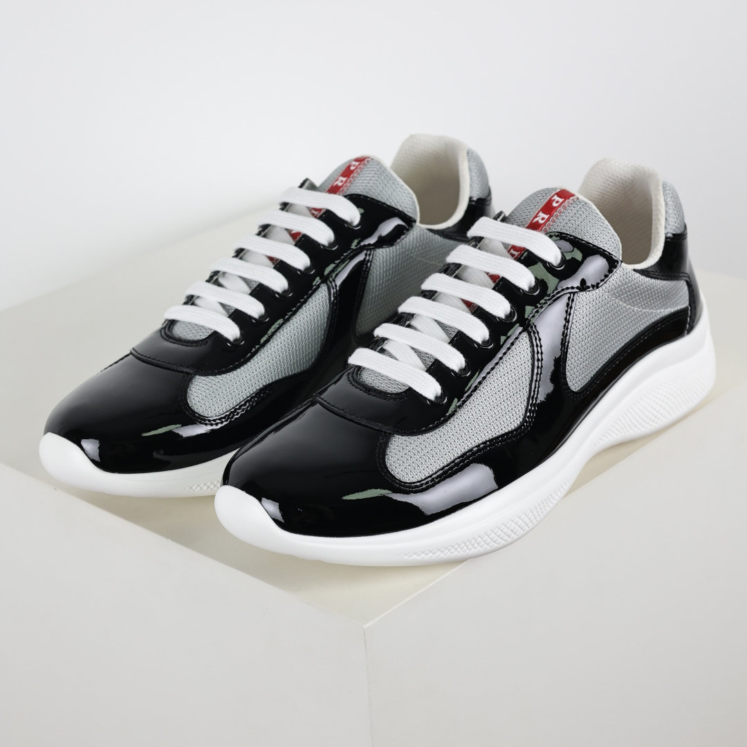 460 普拉达 Prada Linea Rossa 徽标彰显独特的设计格调