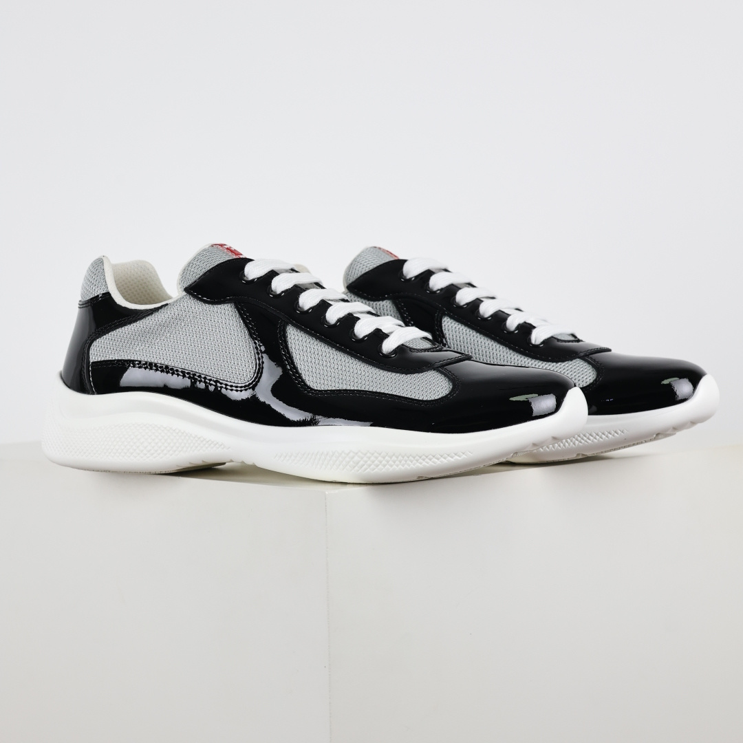 460 普拉达 Prada Linea Rossa 徽标彰显独特的设计格调