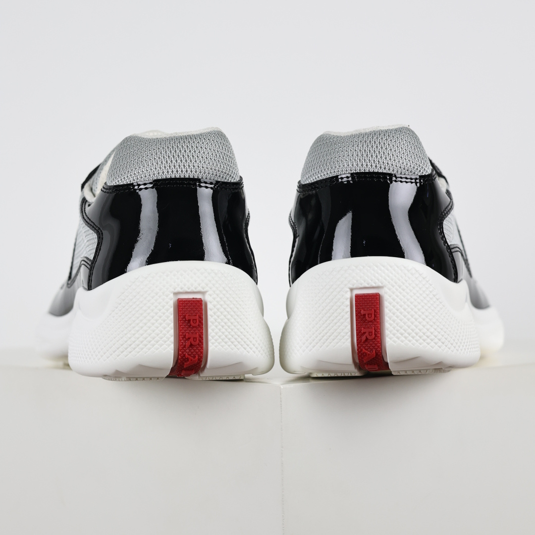 460 普拉达 Prada Linea Rossa 徽标彰显独特的设计格调