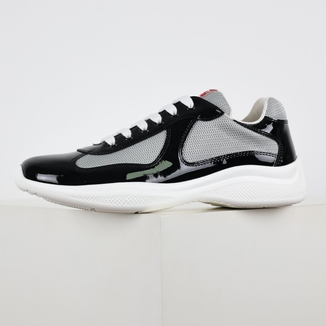 460 普拉达 Prada Linea Rossa 徽标彰显独特的设计格调