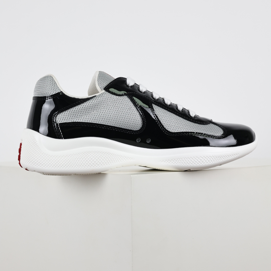 460 普拉达 Prada Linea Rossa 徽标彰显独特的设计格调