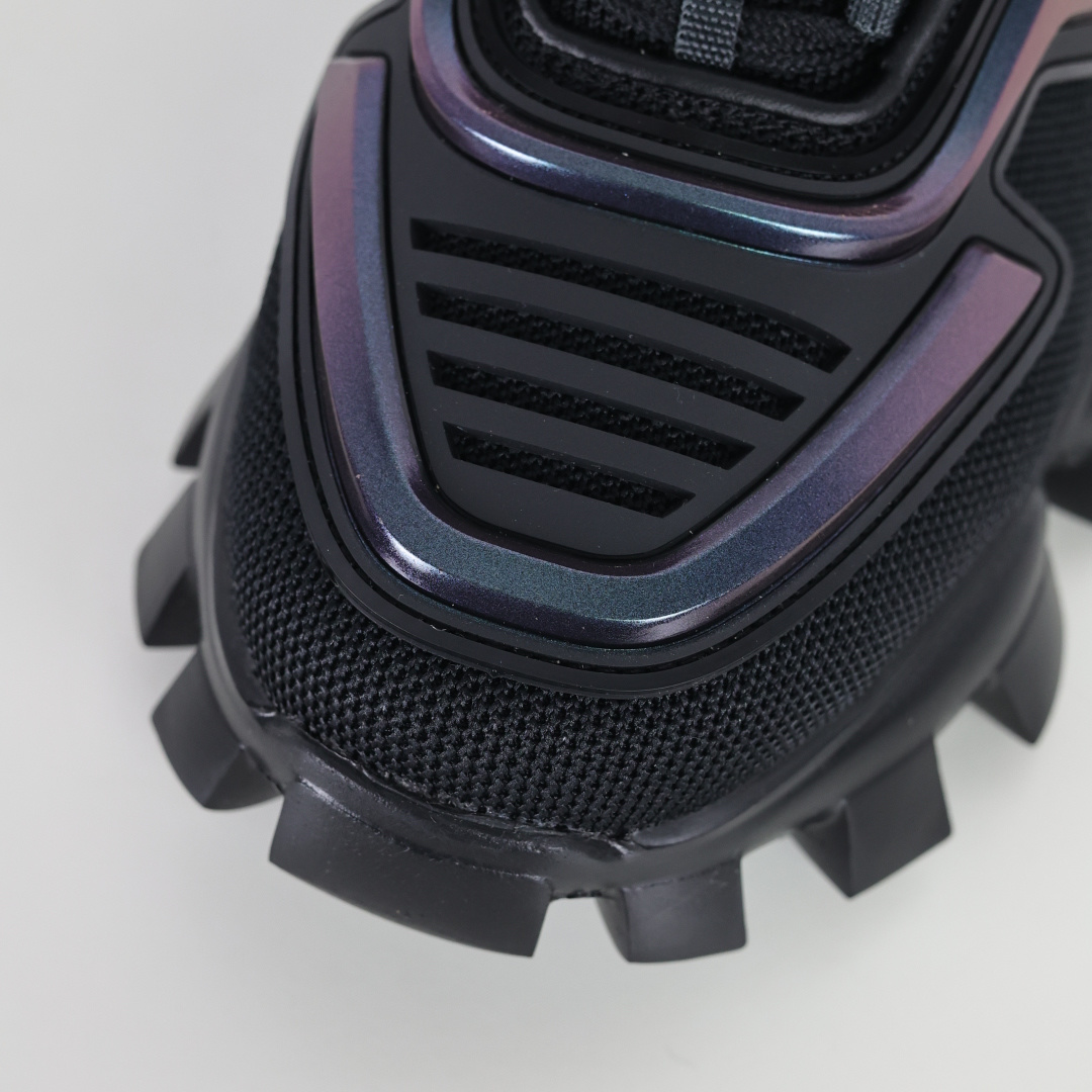 330 新款Prada Cloudbu Thunder运动鞋选用织物和橡胶打造