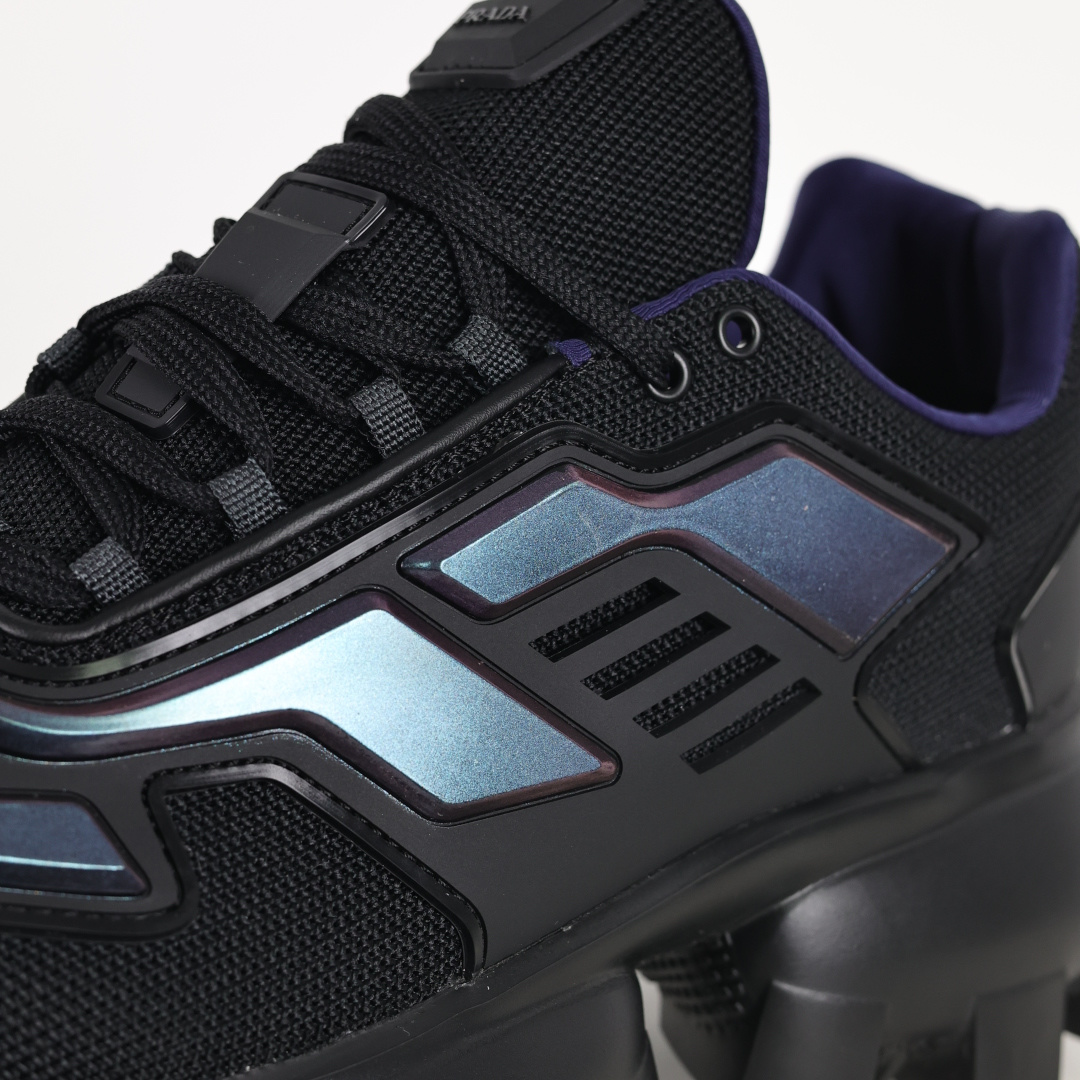 330 新款Prada Cloudbu Thunder运动鞋选用织物和橡胶打造