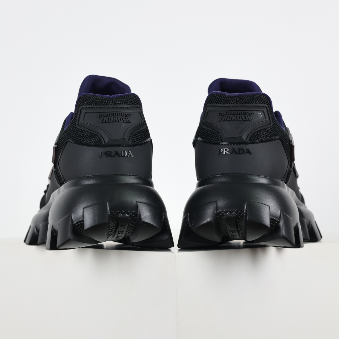 330 新款Prada Cloudbu Thunder运动鞋选用织物和橡胶打造