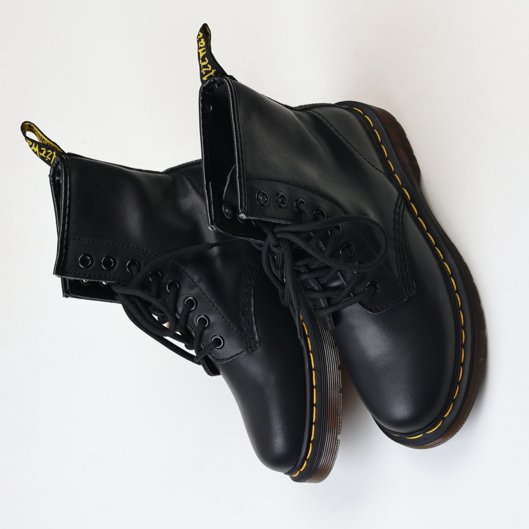 Dr.martens 马丁靴 1460系列 代工厂正品订单 八孔高帮软皮公司规格 原材生产 与国内各大网