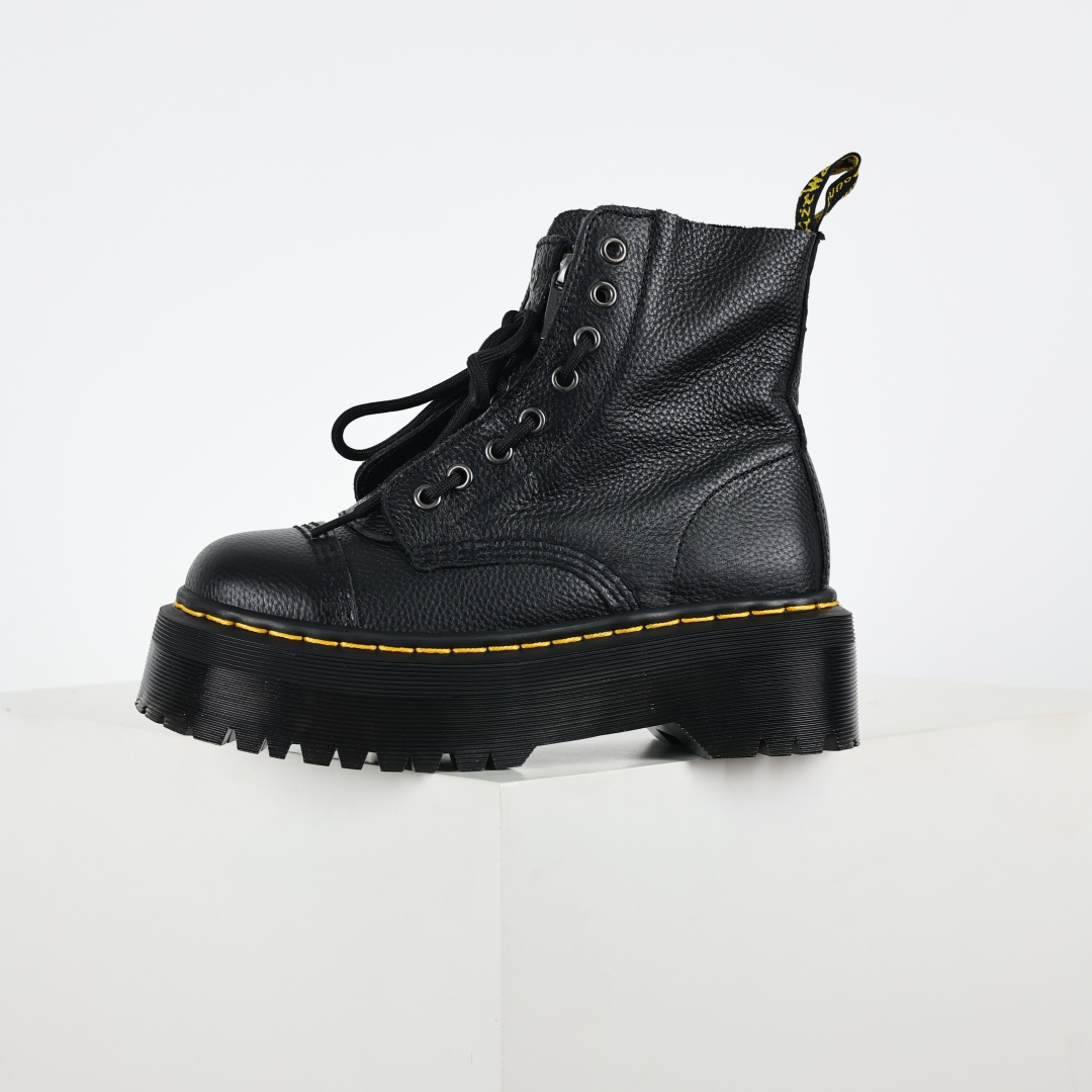 240 Dr.martens 马丁医生 1460系列8孔 荔枝皮松糕中拉链