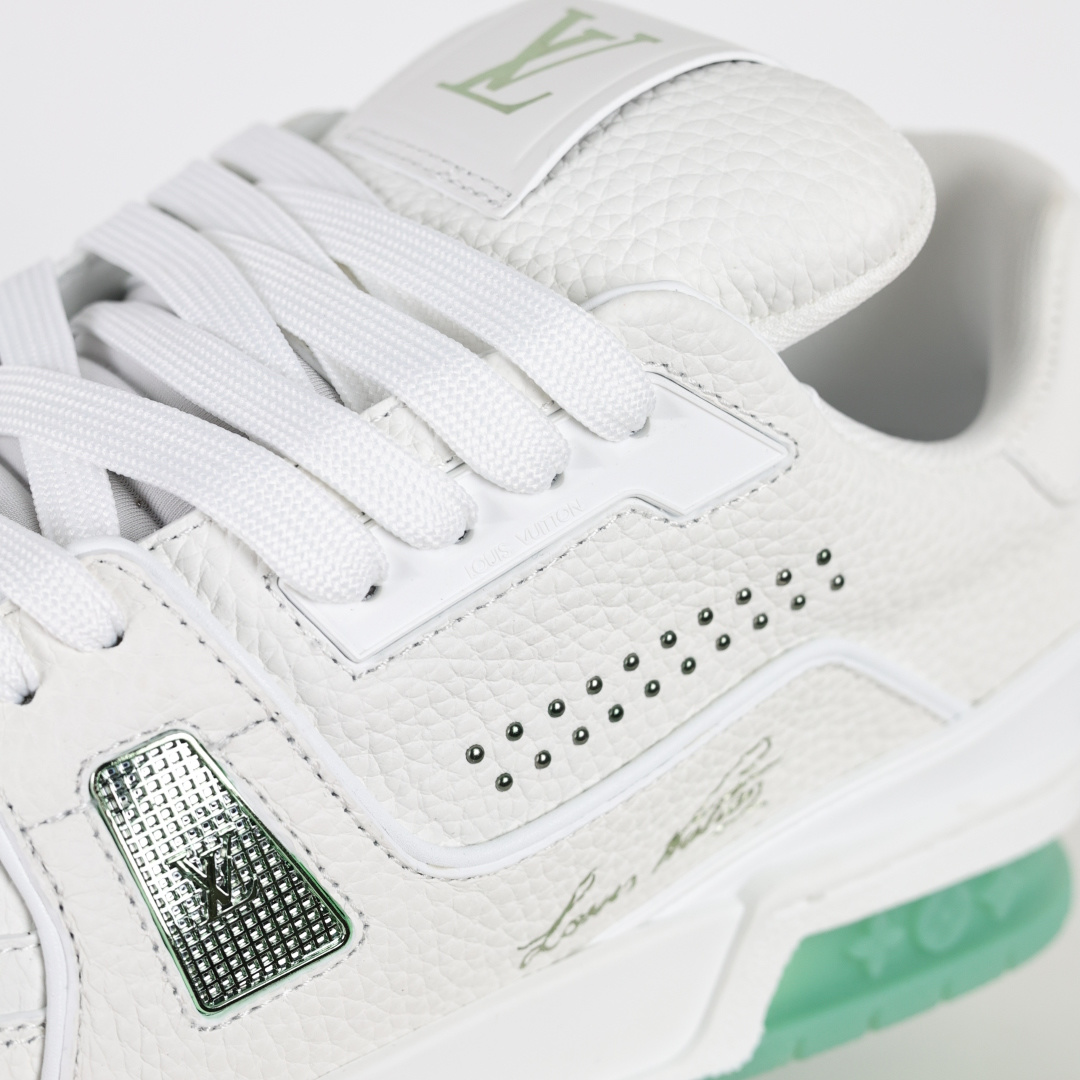 480 X1 东莞 210个配色 市售顶级版本 驴家LV Trainer 原版完美楦型 东莞大厂出产 品控胜过市面百分之95 白绿铆钉配色-Chinese UA Cheap High Quatity Brand Clothes Bags handbags Sneakers wholesale wholesaler seller from China Factory suppliers Fashion Clothing Shoes best Quality Beautiful Price 480 X1 东莞 210个配色 市售顶级版本 驴家LV Trainer 原版完美楦型 东莞大厂出产 品控胜过市面百分之95 白绿铆钉配色