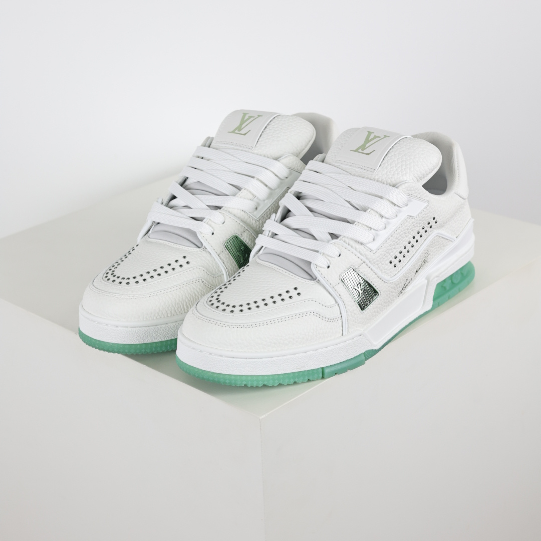 480 X1 东莞 210个配色 市售顶级版本 驴家LV Trainer 原版完美楦型 东莞大厂出产 品控胜过市面百分之95 白绿铆钉配色-Chinese UA Cheap High Quatity Brand Clothes Bags handbags Sneakers wholesale wholesaler seller from China Factory suppliers Fashion Clothing Shoes best Quality Beautiful Price 480 X1 东莞 210个配色 市售顶级版本 驴家LV Trainer 原版完美楦型 东莞大厂出产 品控胜过市面百分之95 白绿铆钉配色