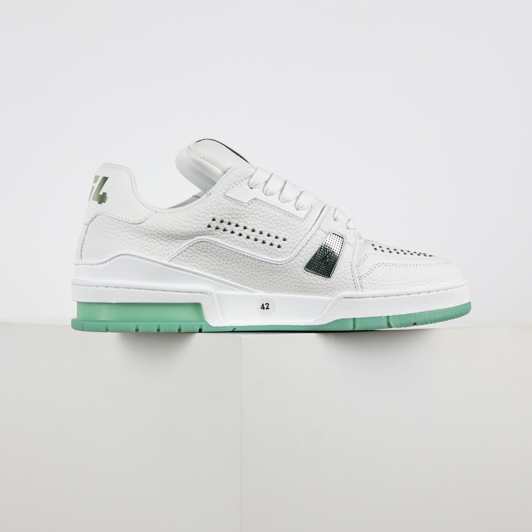 480 X1 东莞 210个配色 市售顶级版本 驴家LV Trainer 原版完美楦型 东莞大厂出产 品控胜过市面百分之95 白绿铆钉配色-Chinese UA Cheap High Quatity Brand Clothes Bags handbags Sneakers wholesale wholesaler seller from China Factory suppliers Fashion Clothing Shoes best Quality Beautiful Price 480 X1 东莞 210个配色 市售顶级版本 驴家LV Trainer 原版完美楦型 东莞大厂出产 品控胜过市面百分之95 白绿铆钉配色